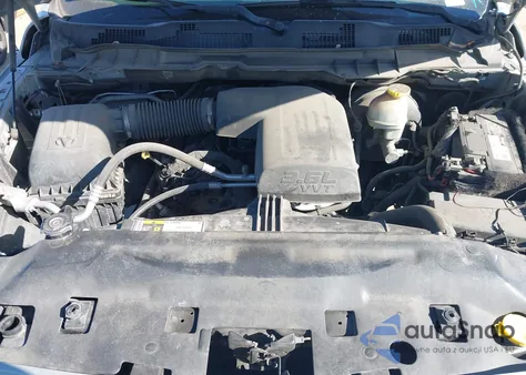 2018 Ram 1500 Express 4X2 6'4 Box from USA, damaged, VIN 1C6RR6FG4JS114794